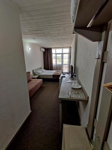 Hotel ????????????