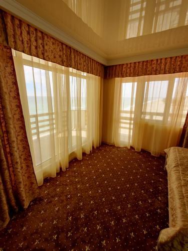 Hotel ????????????