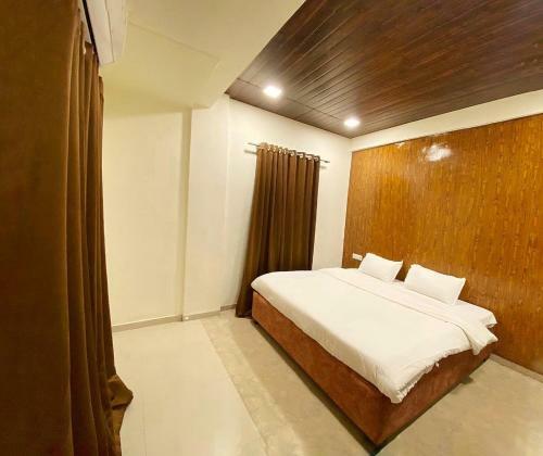Hotel Felicity Stays-bluebell Corner