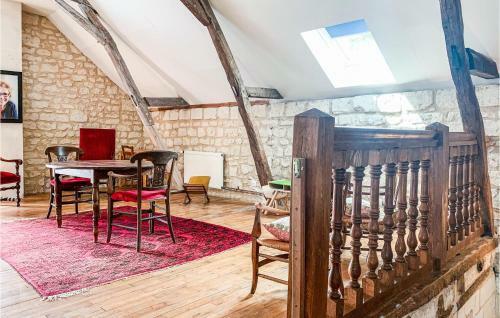 Nice Home In Bourgueil With Wifi And 5 Bedrooms