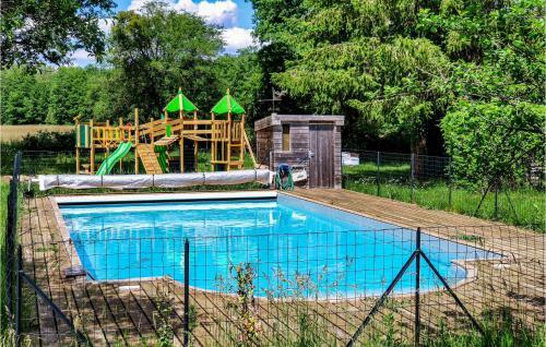 Nice Home In Bourgueil With Wifi And 5 Bedrooms