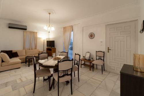Villa Evelina Traditional Cycladic Hill House