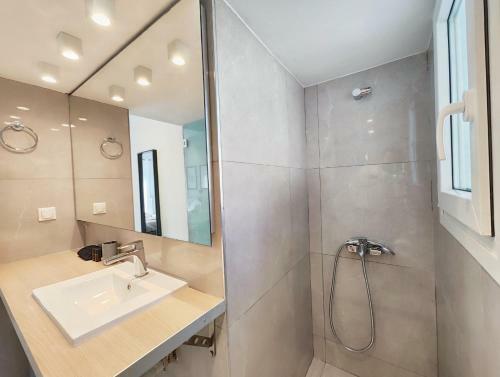 Zea Apartments