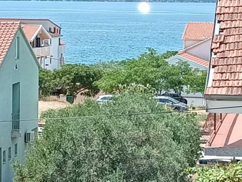 Sunny Apartments
