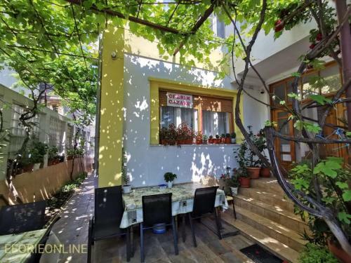 Hostal Vila Casacarp