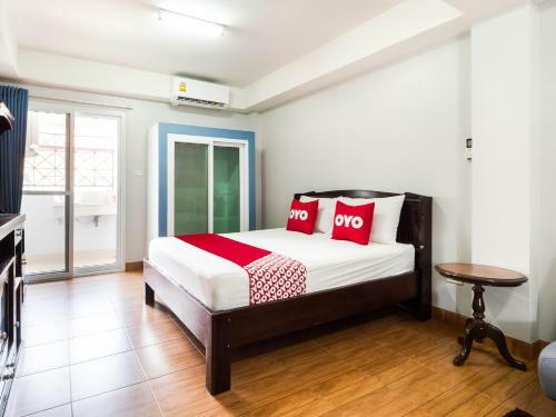 Hotel Oyo 1157 Ploy Pailin Place