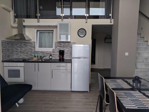 Above The Sea Apartments