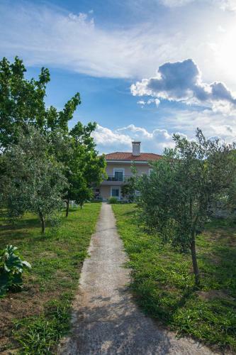 Kostas & Eleni Apartments