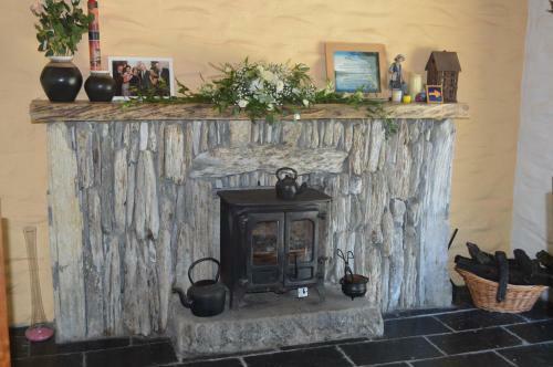 Bed & Breakfast Lissyclearig Thatched Cottage