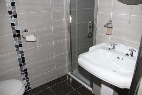 Hostal Marengo Guest Accommodation B&B