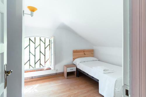 Villa Housingle�n - Chalet Con Piscina Privada