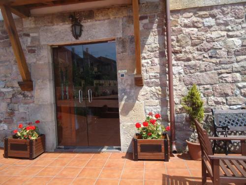 Hostal Monta�es