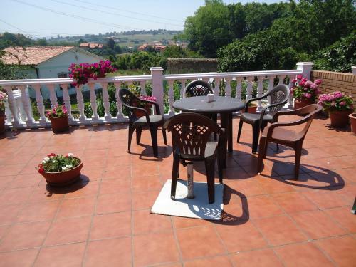 Hostal Monta�es