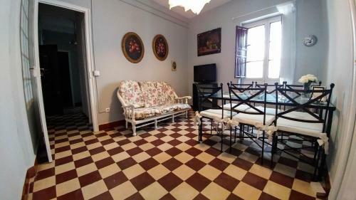 Apartamento Plaza de Do�a Elvira 8