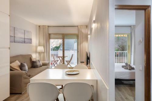 Pool Apartment Near Beach 5