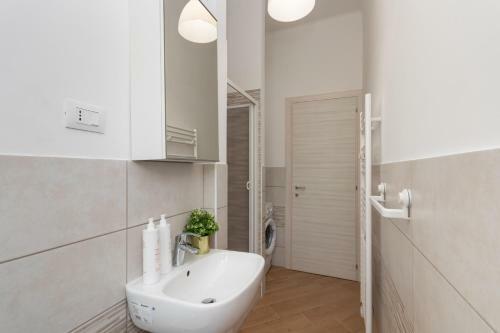 Cialdini Apartment Close To The City Center