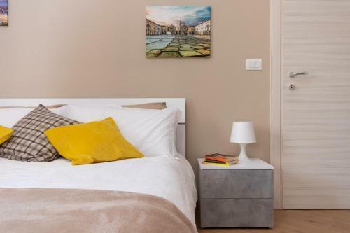 Cialdini Apartment Close To The City Center