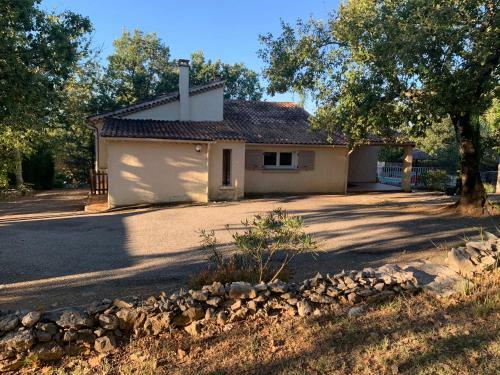 Villa De 100m2 Avec Grande Piscine Priv�e