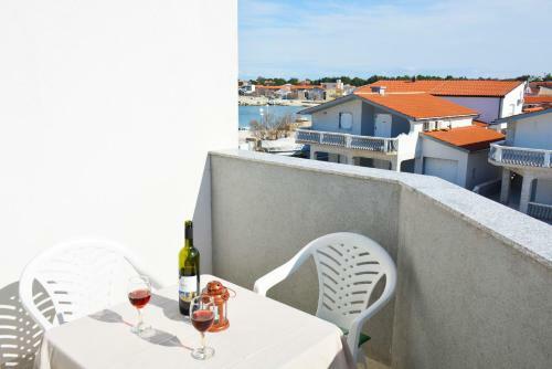 Apartamentos Perla Vir