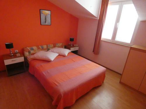 Apartmani Sari? Rogoznica