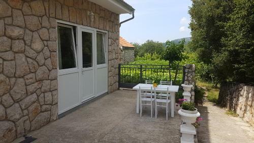 Apartments Njegovan