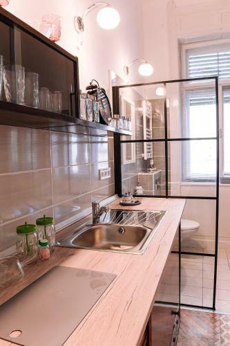 Hilda Central Apartment