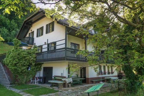 Apartments Zakrasnik