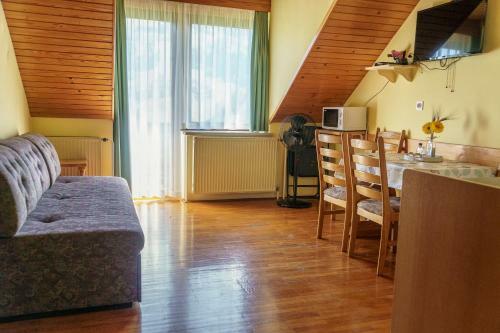 Apartments Zakrasnik