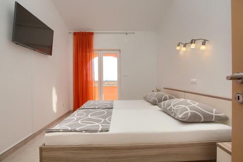 Apartments Orange Medulin