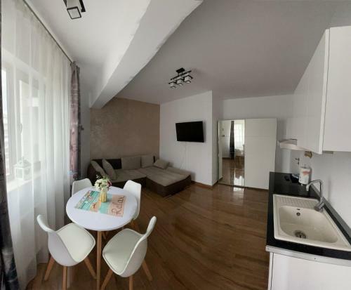 Amy Twin Residence Apartment