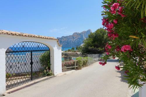 Beach-front House Calalga