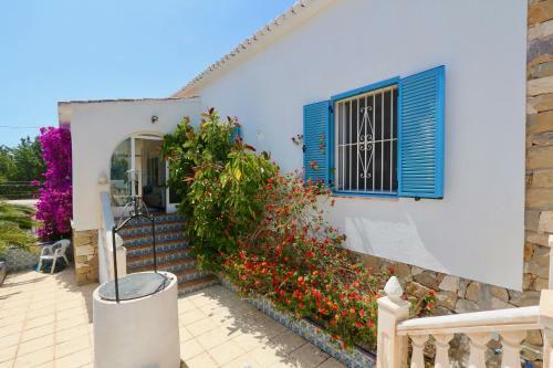 Beach-front House Calalga