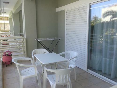 Petrakis Studios & Apartments