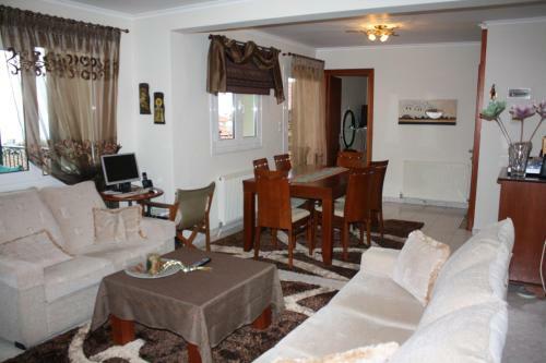 Apartamento Theofili House