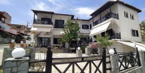 Alfa Alfa Apartments
