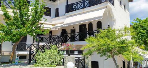 Alfa Alfa Apartments