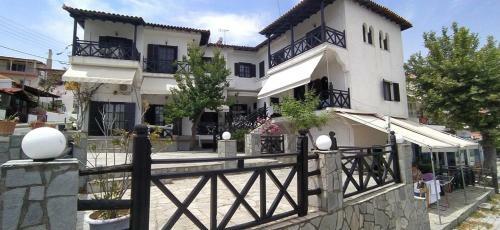 Alfa Alfa Apartments