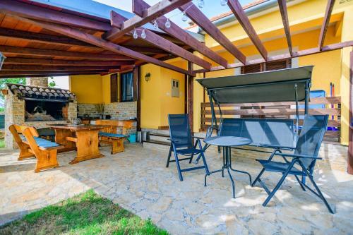 Sunny House