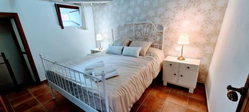 Vv Dolly Home "by Henrypole Home"