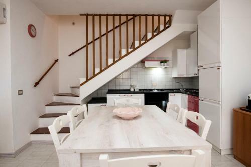 Brandinchi Ichnos House