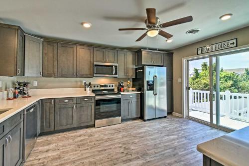 Beach House With Pool, Walk To Beaches And Bites!