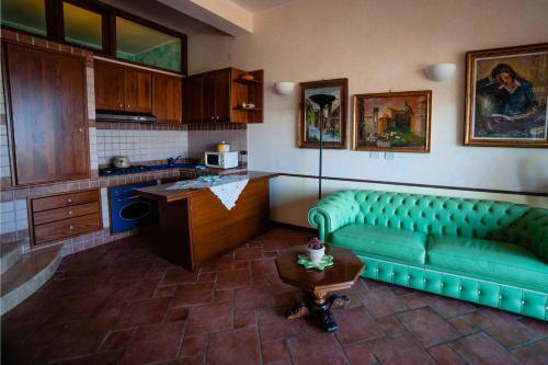 Hostal Chiaro Di Luna