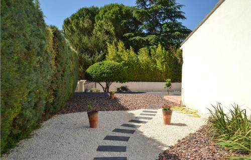 Two-bedroom Holiday Home In Montagnac