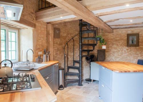 Apartamento La Tour - Unique 2-floor 1 Bedroom Private Gite
