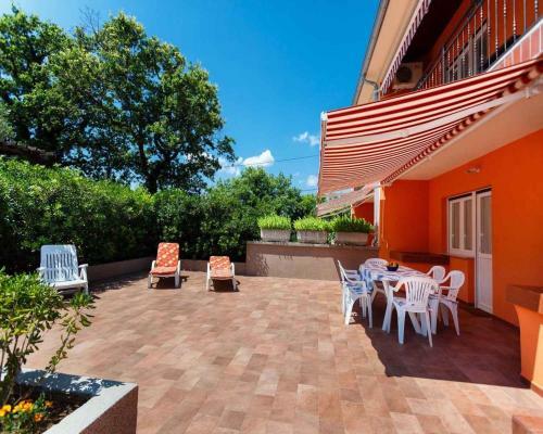 Apartment In Vrbnik/insel Krk 36851