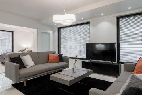 Spacious 3 Bedroom Apartment In City Centre
