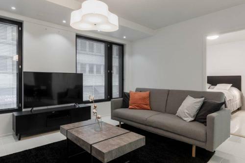 Spacious 3 Bedroom Apartment In City Centre