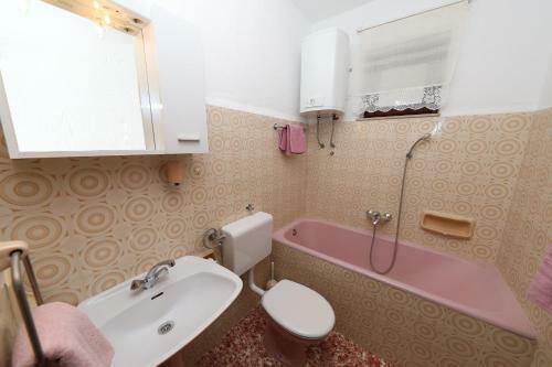 Hostal Ribi?i? Guesthouse