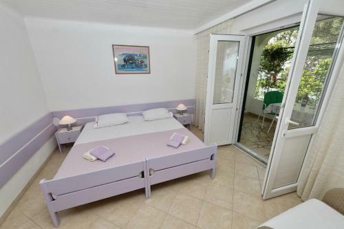 Hostal Ribi?i? Guesthouse