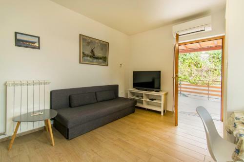 Apartments Elza